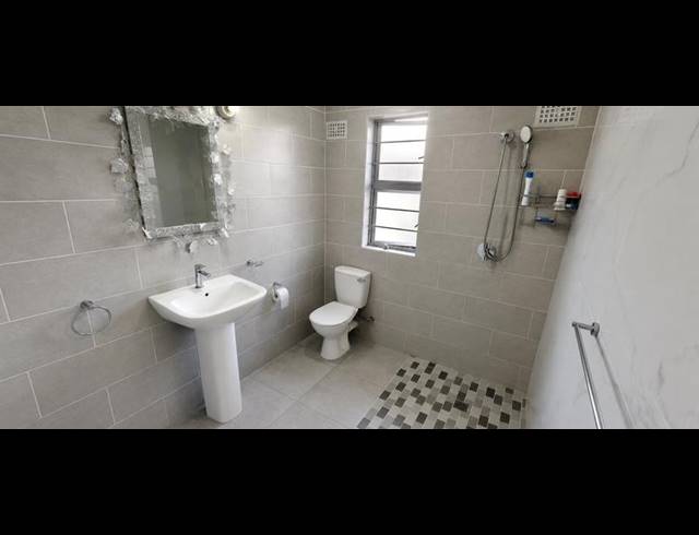 5 BEDROOM HOUSE FOR SALE IN SHALLCROSS